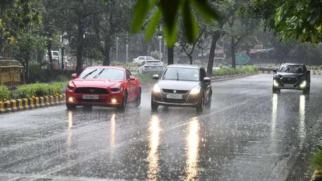 weather-update-delhi-receives-rain-red-alert-issued-for-karnataka-and-kerala-check-imd-forecast